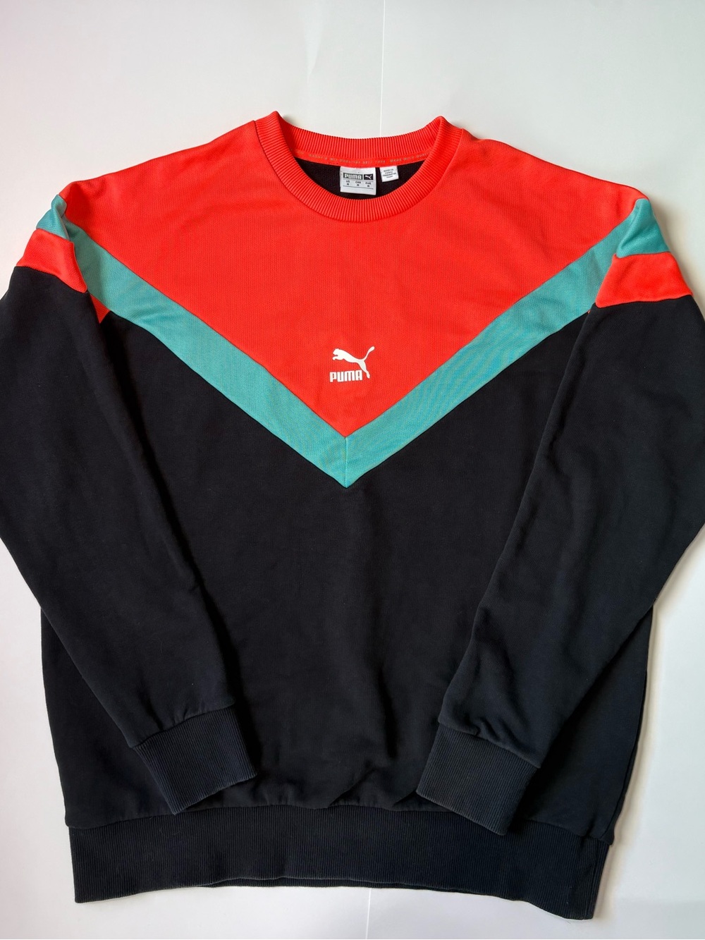 Puma Men’s Black Red Teal Chevron Crewneck Sweatshirt